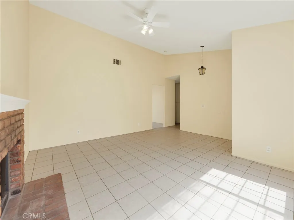 1703 E Avenue R3, Palmdale, California 93550 home-pic-8