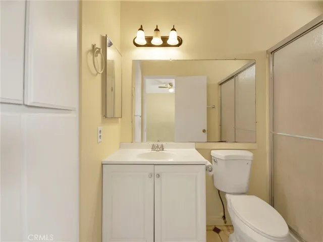 Main bathroom.