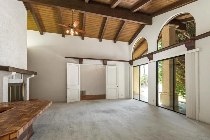 23_12009092_186488_186488-EI-121