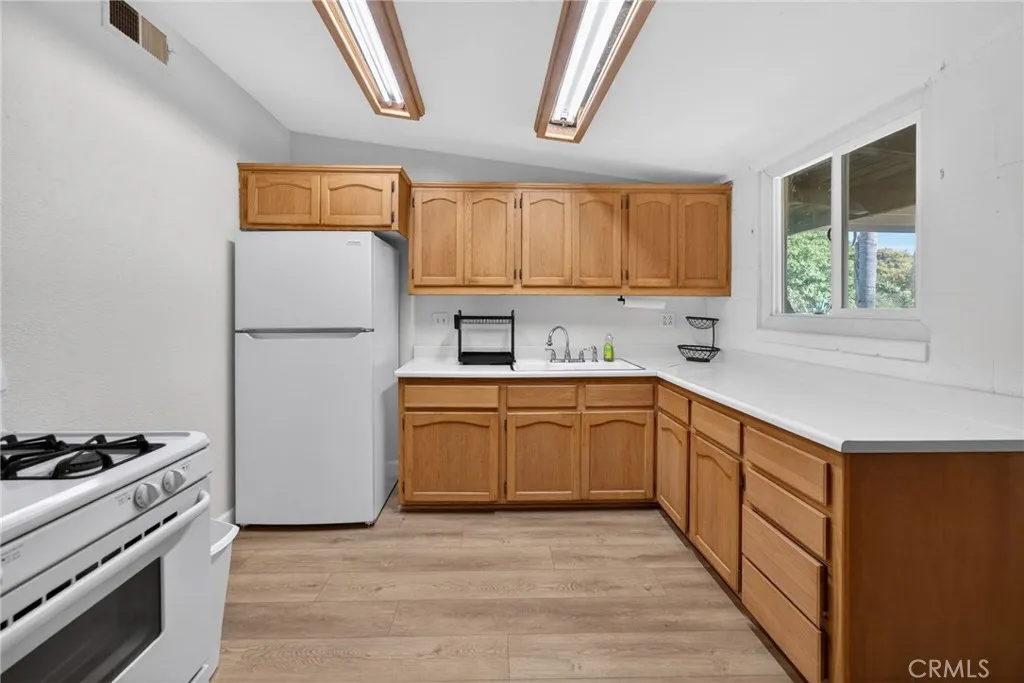 535 -545 Barsby, Vista, California 92084 home-pic-17