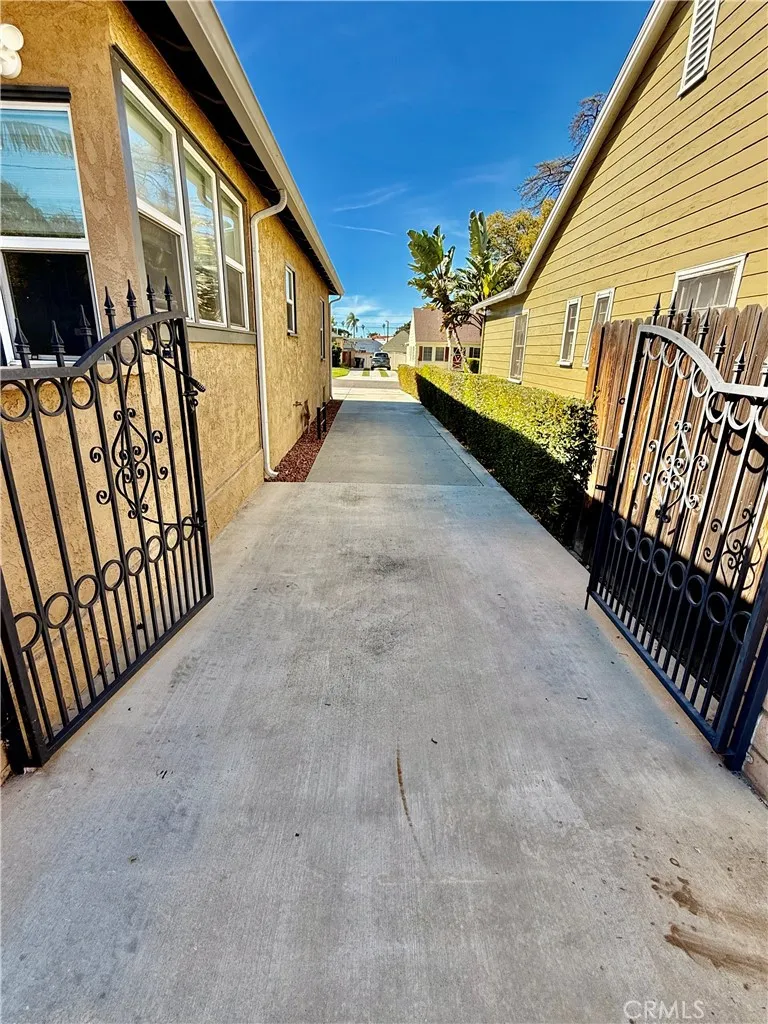 6034 Elenor, Riverside, California 92506 home-pic-35