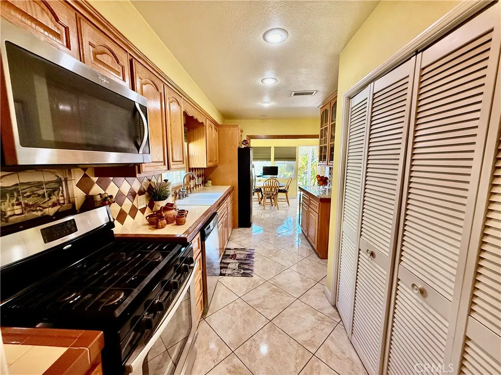 6034 Elenor, Riverside, California 92506 home-pic-9