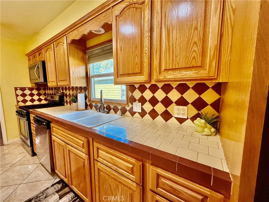 6034 Elenor, Riverside, California 92506 home-pic-5