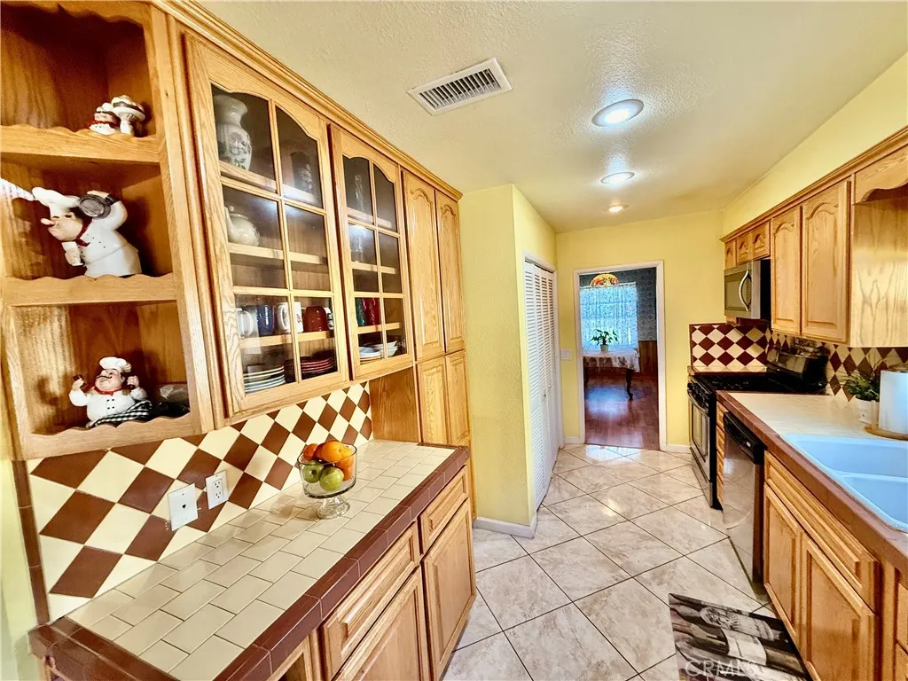 6034 Elenor, Riverside, California 92506 home-pic-4