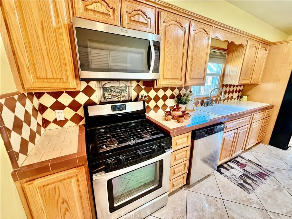 6034 Elenor, Riverside, California 92506 home-pic-6