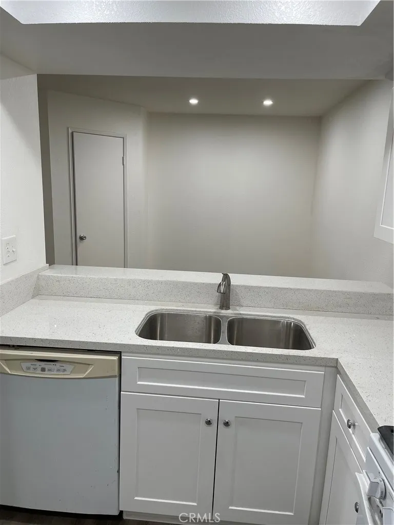 639 Park Shadow Court 56, Baldwin Park, California 91706 home-pic-4