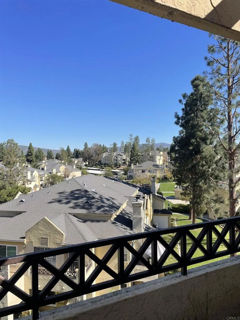 2011 Lakeridge Circle 304, Chula Vista, California 91913 home-pic-8
