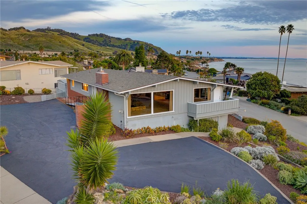 399 El Portal Drive, Pismo Beach, California 93449 home-pic-10