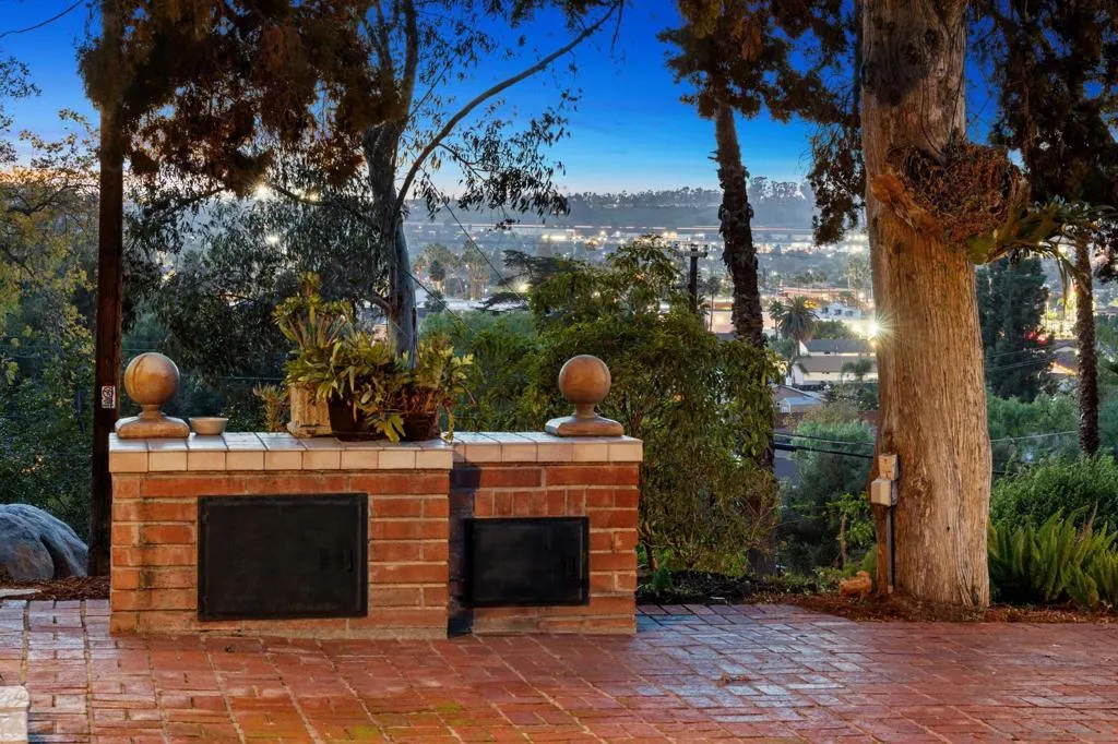1115 S Mollison Ave, El Cajon, California 92020 home-pic-41