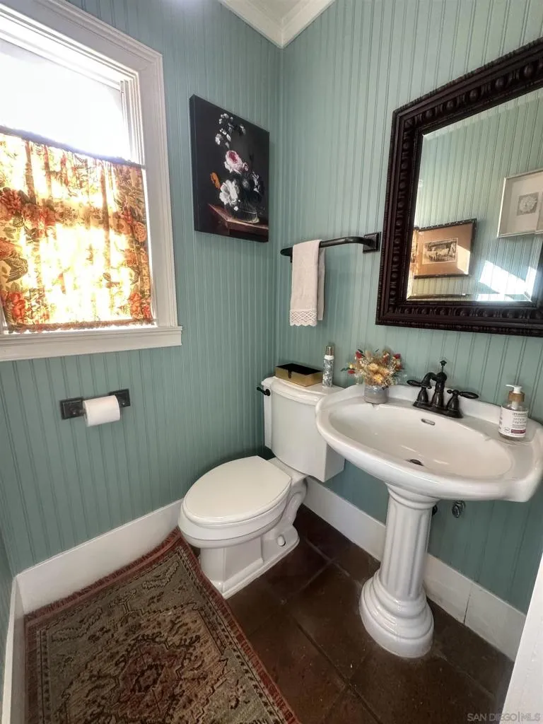 1115 S Mollison Ave, El Cajon, California 92020 home-pic-25