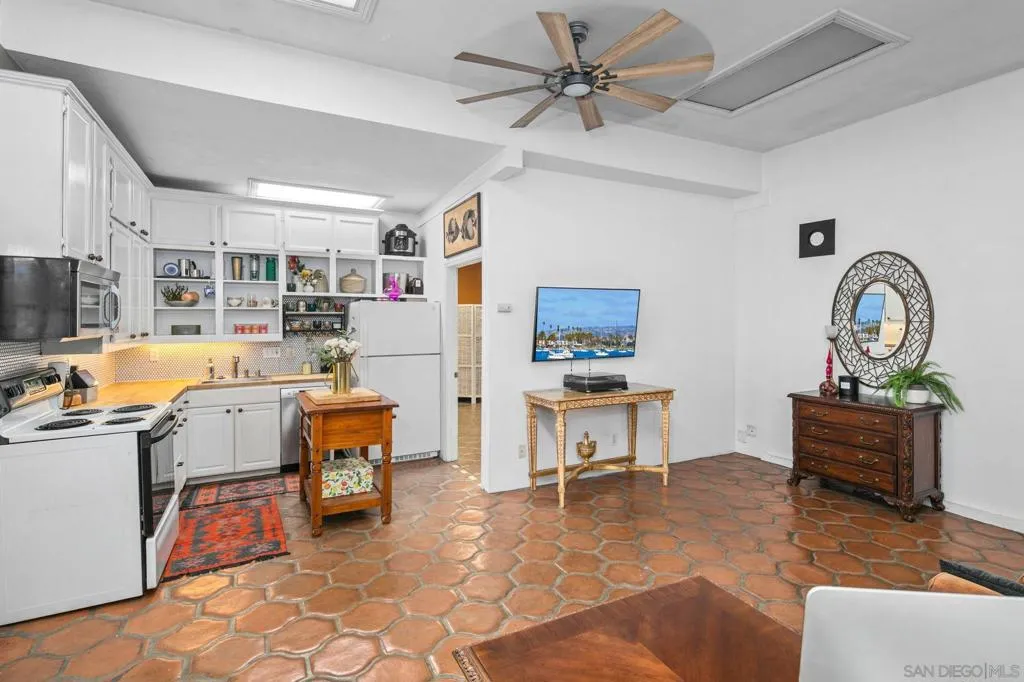 1115 S Mollison Ave, El Cajon, California 92020 home-pic-66