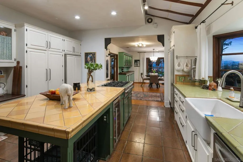 1115 S Mollison Ave, El Cajon, California 92020 home-pic-19