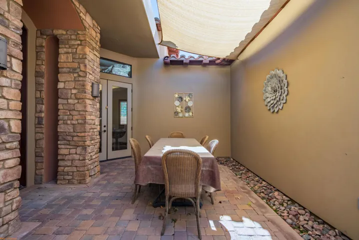 OutdoorDining