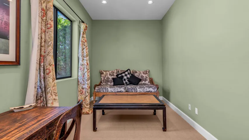 Bedroom/Office