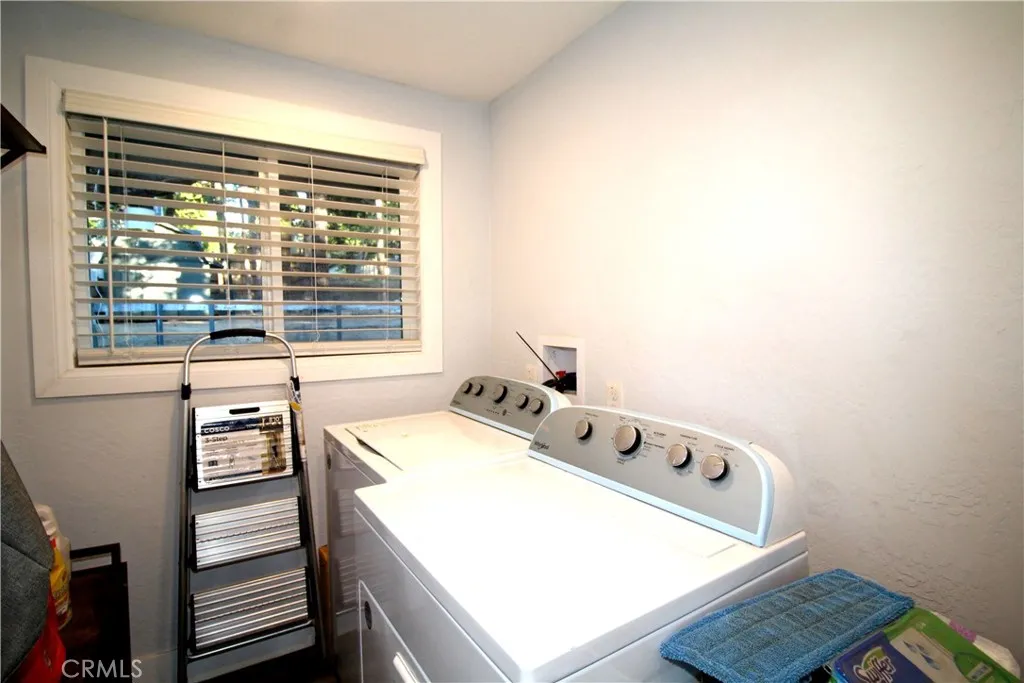 30904 Live Oak Drive, Running Springs, California 92382 home-pic-13