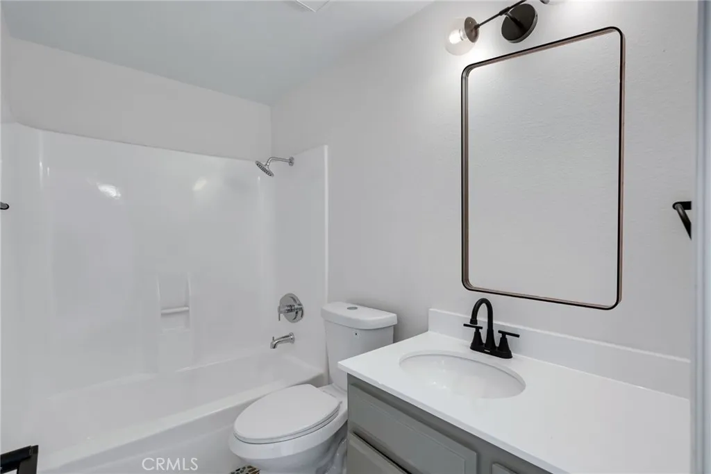 9904 Aspen Circle, Santa Fe Springs, California 90670 home-pic-21