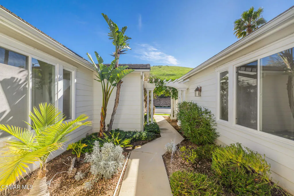 5817 Evening Sky Drive, Simi Valley, California 93063 home-pic-3