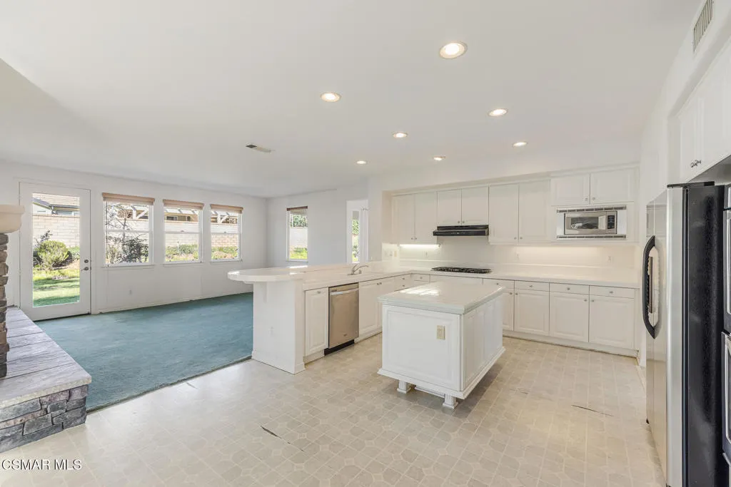 5817 Evening Sky Drive, Simi Valley, California 93063 home-pic-12