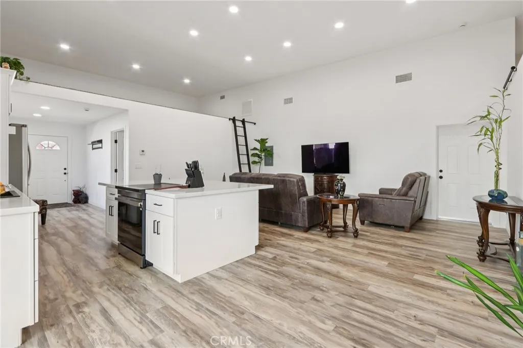 30325 San Jacinto, Hemet, California 92543 home-pic-11