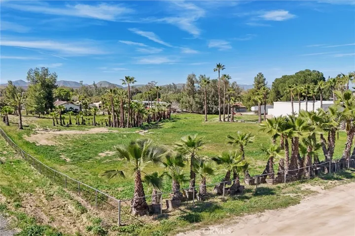 30325 San Jacinto, Hemet, California 92543