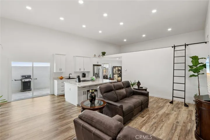 30325 San Jacinto, Hemet, California 92543