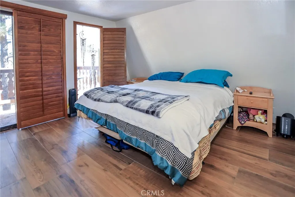 875 D Lane, Big Bear City, California 92314 home-pic-17