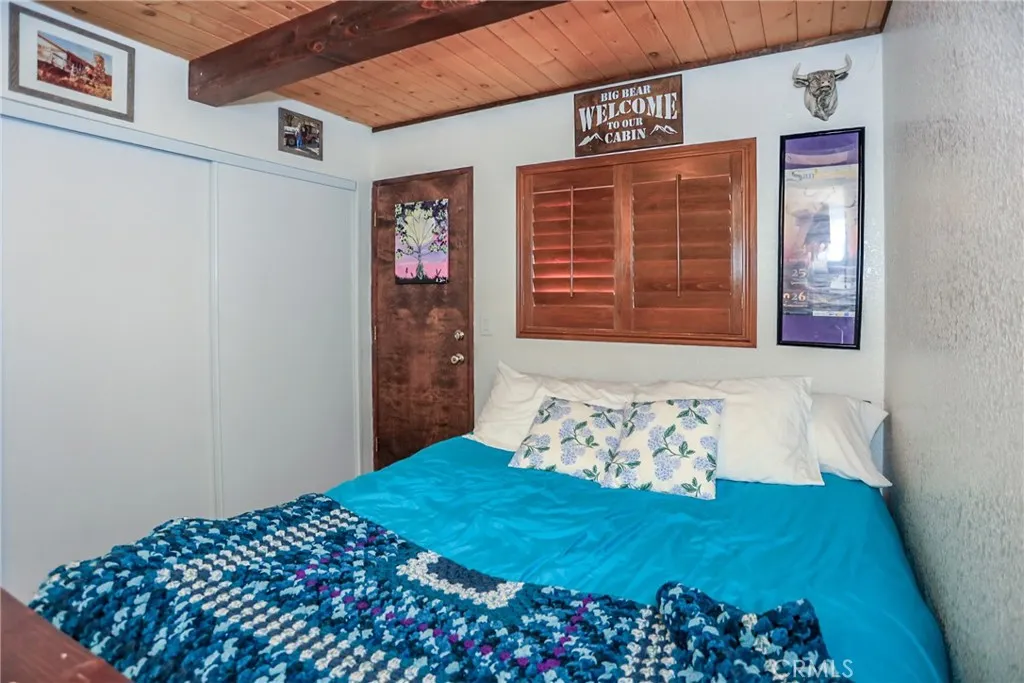 875 D Lane, Big Bear City, California 92314 home-pic-16