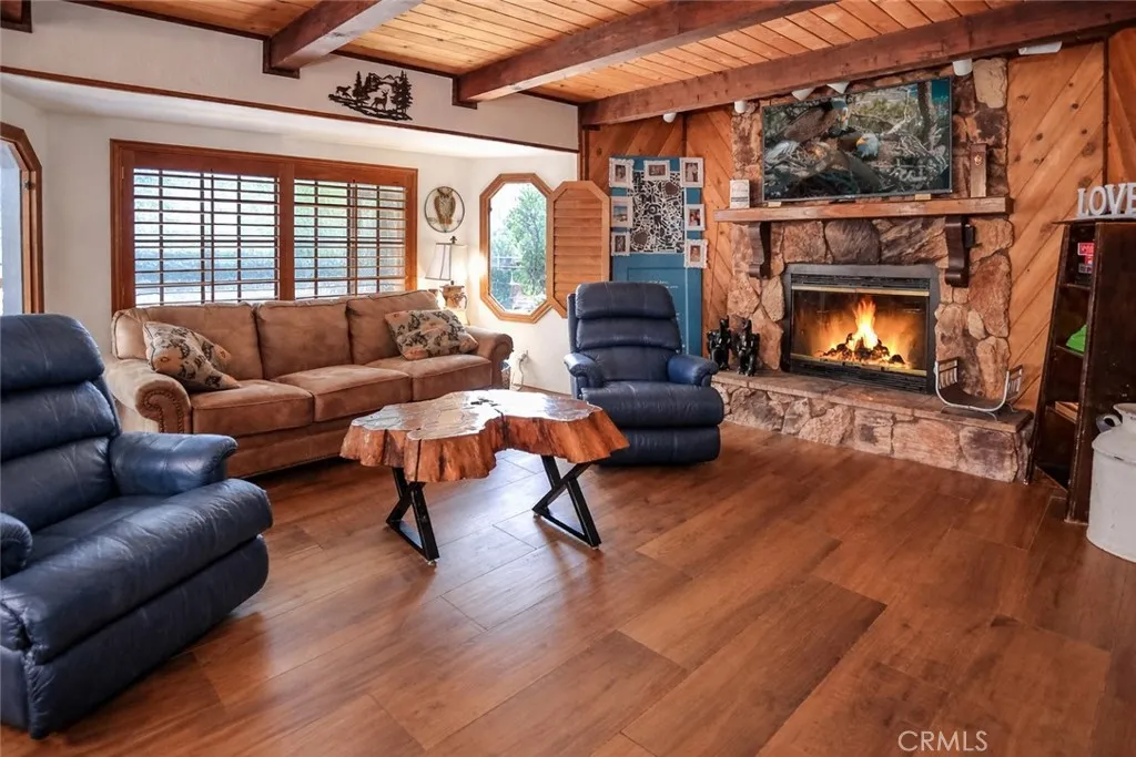 875 D Lane, Big Bear City, California 92314 home-pic-6