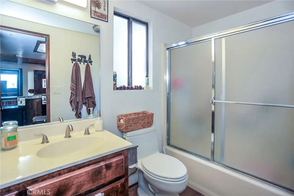 875 D Lane, Big Bear City, California 92314 home-pic-14