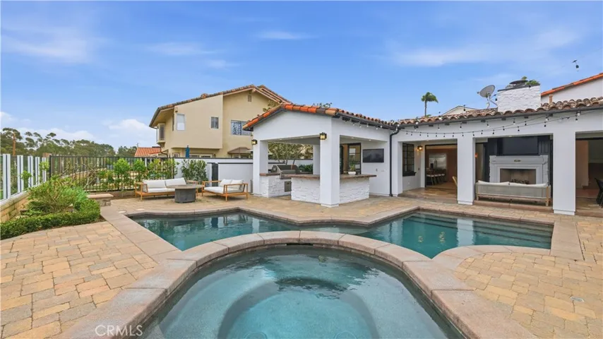 44 Drakes Bay Drive, Corona Del Mar, California 92625