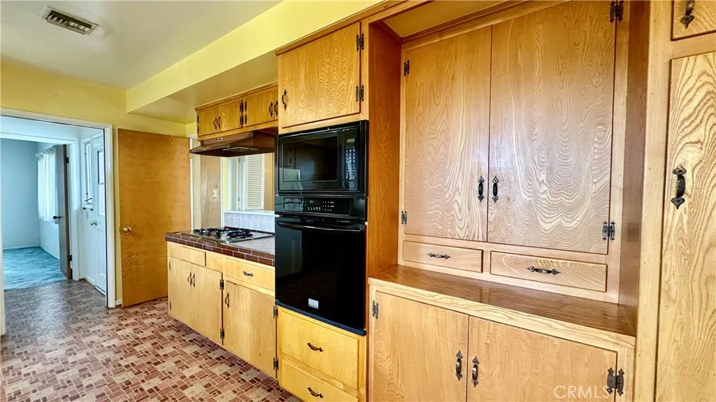 17439 Donmetz Street, Granada Hills, California 91344 home-pic-9