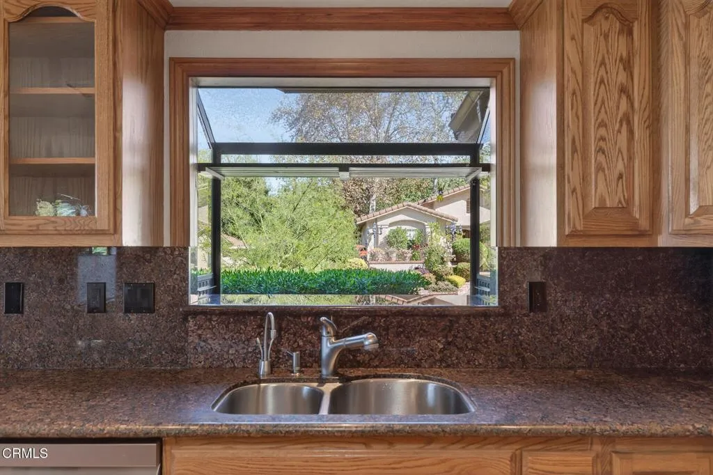 6390 San Como Lane, Camarillo, California 93012 home-pic-16