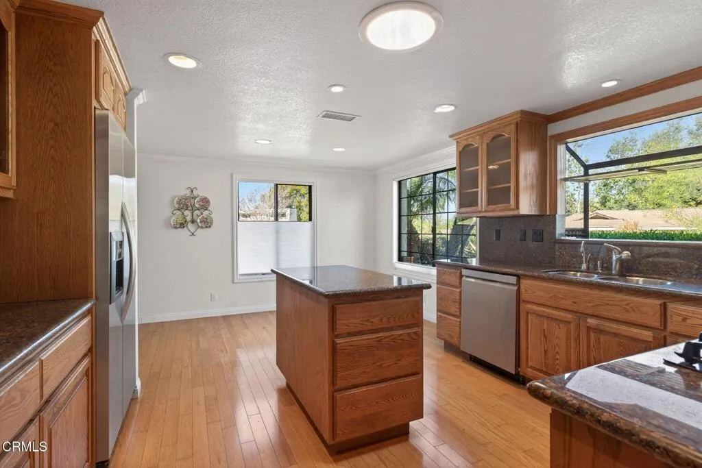 6390 San Como Lane, Camarillo, California 93012 home-pic-17
