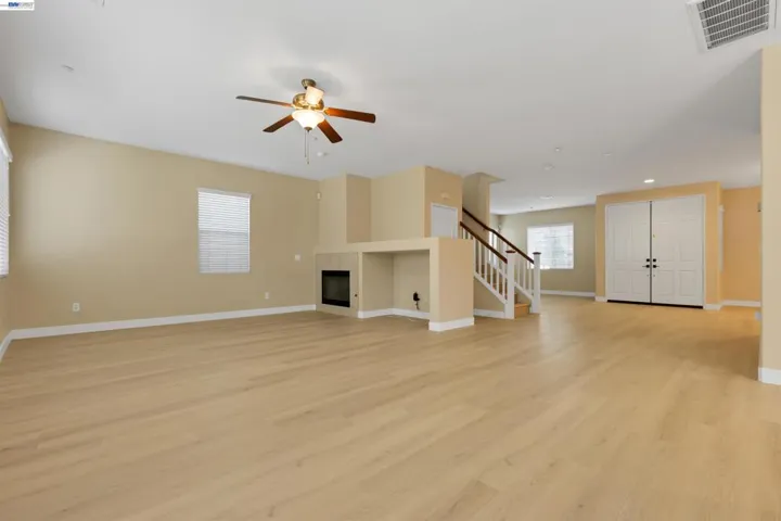 Family Room, previously virtually staged