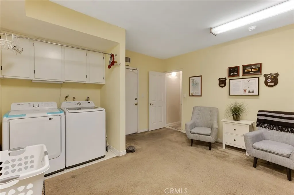 5757 Owensmouth Avenue 20, Woodland Hills, California 91367 home-pic-43