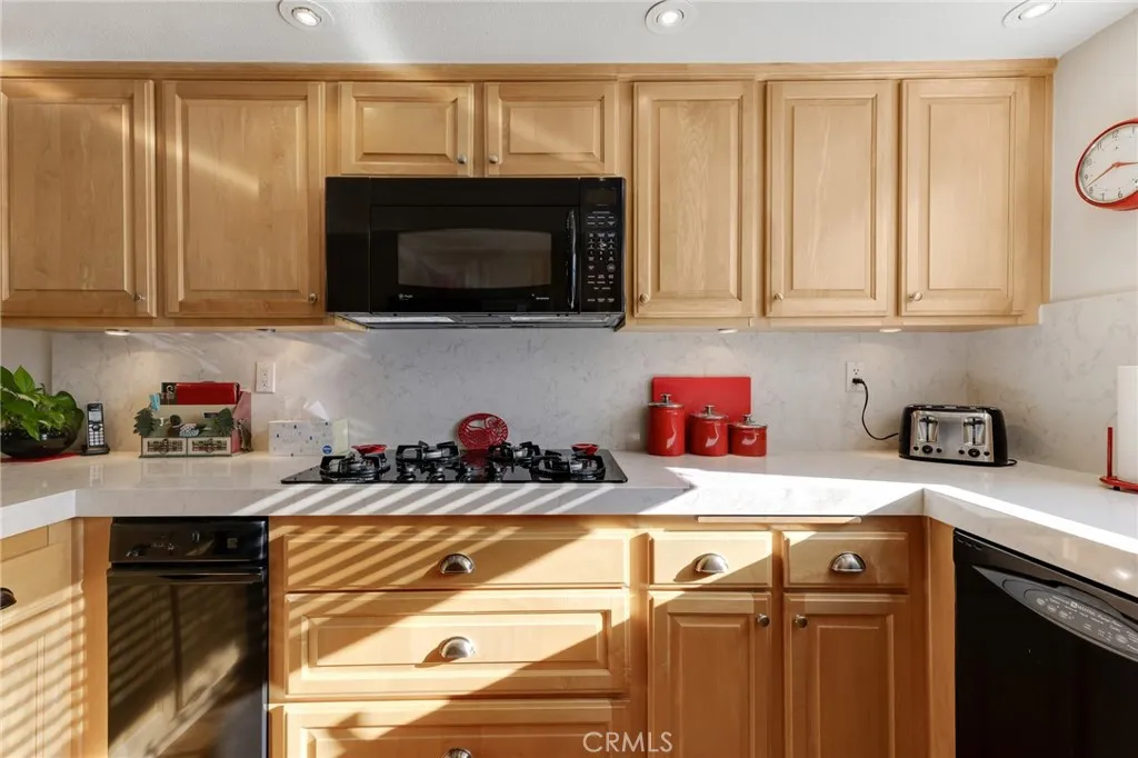 5757 Owensmouth Avenue 20, Woodland Hills, California 91367 home-pic-19