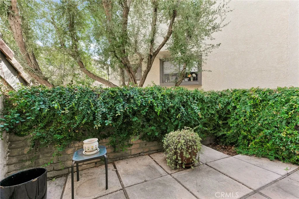 5757 Owensmouth Avenue 20, Woodland Hills, California 91367 home-pic-9