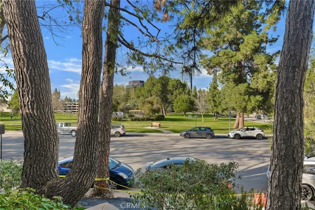 5757 Owensmouth Avenue 20, Woodland Hills, California 91367 home-pic-26
