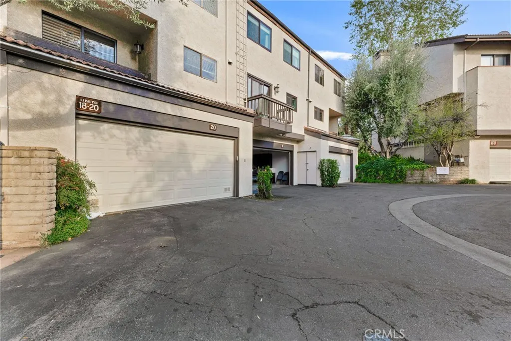 5757 Owensmouth Avenue 20, Woodland Hills, California 91367 home-pic-44