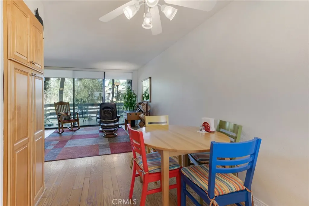 5757 Owensmouth Avenue 20, Woodland Hills, California 91367 home-pic-21