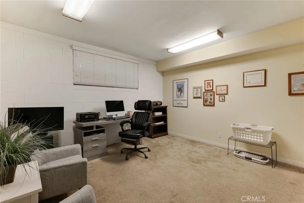 5757 Owensmouth Avenue 20, Woodland Hills, California 91367 home-pic-42