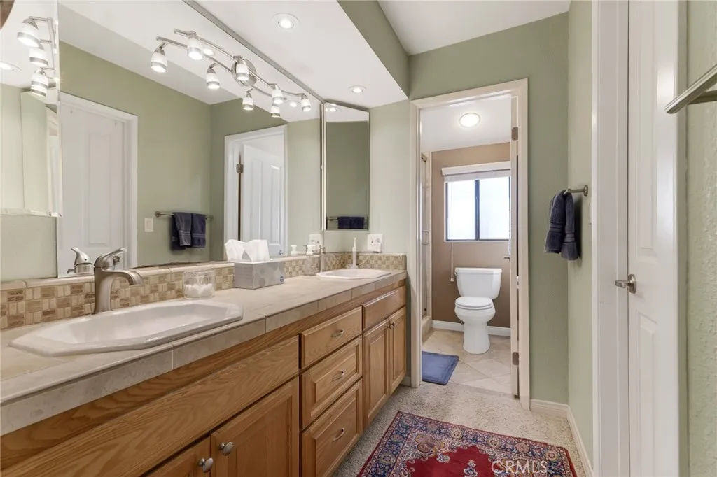 5757 Owensmouth Avenue 20, Woodland Hills, California 91367 home-pic-36