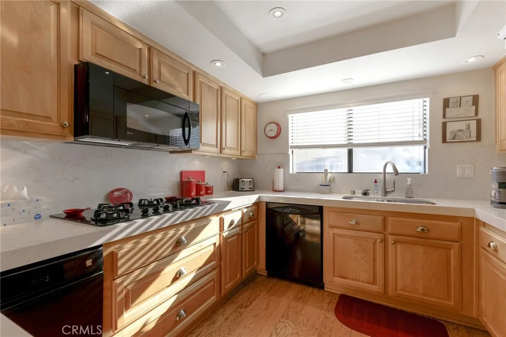 5757 Owensmouth Avenue 20, Woodland Hills, California 91367 home-pic-18