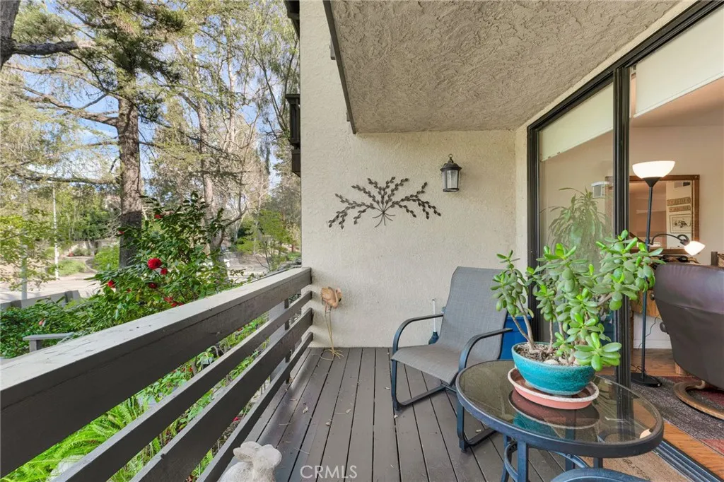 5757 Owensmouth Avenue 20, Woodland Hills, California 91367 home-pic-27