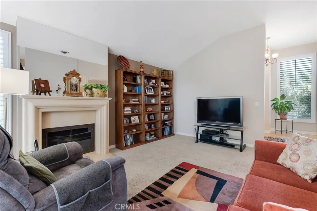 5757 Owensmouth Avenue 20, Woodland Hills, California 91367 home-pic-11