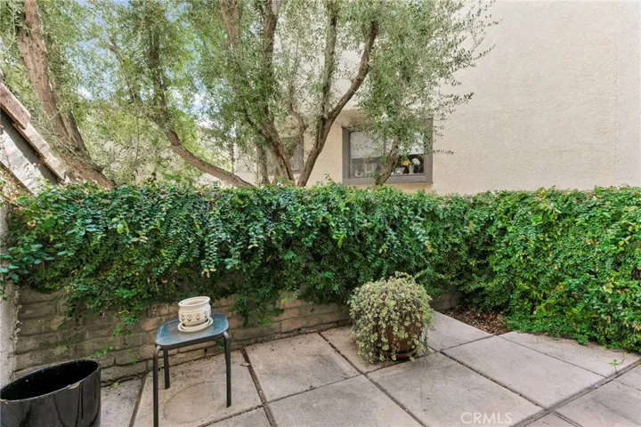 5757 Owensmouth Avenue 20, Woodland Hills, California 91367