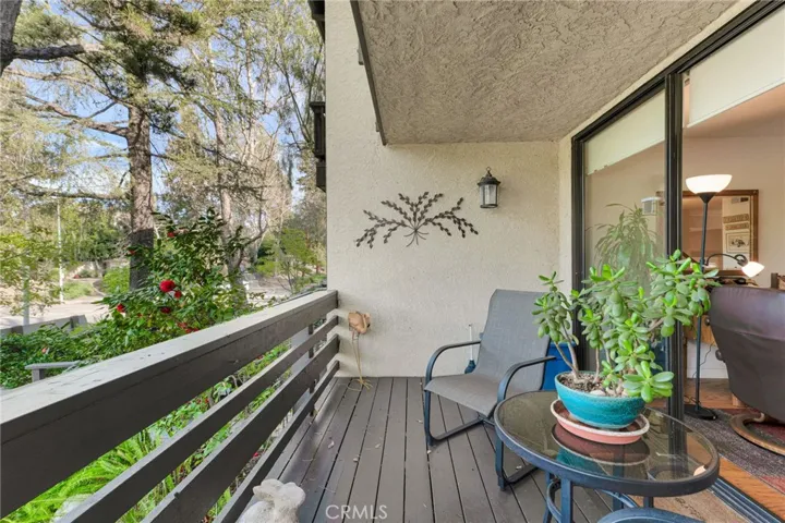5757 Owensmouth Avenue 20, Woodland Hills, California 91367