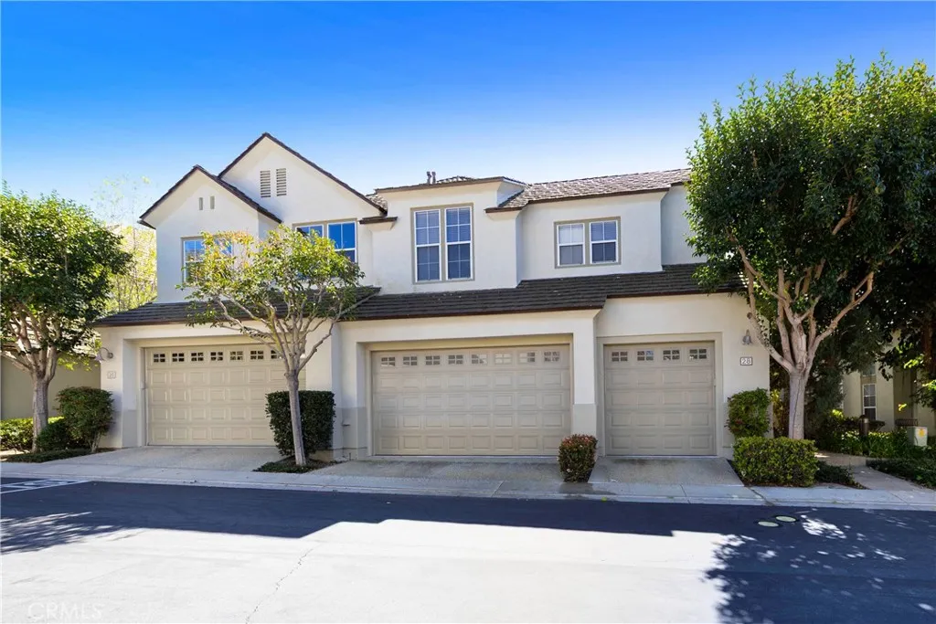 28 Brigmore Aisle, Irvine, California 92603 home-pic-2