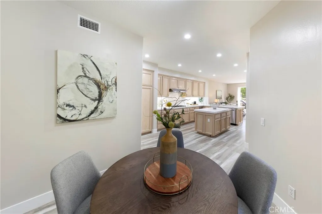 28 Brigmore Aisle, Irvine, California 92603 home-pic-19