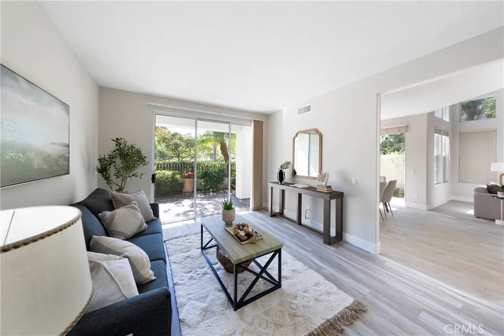 28 Brigmore Aisle, Irvine, California 92603 home-pic-11